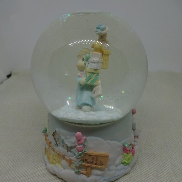PRECIOUS MOMENTS 2001 Musical JINGLE BELLS Waterglobe EUC - Picture 2 of 4
